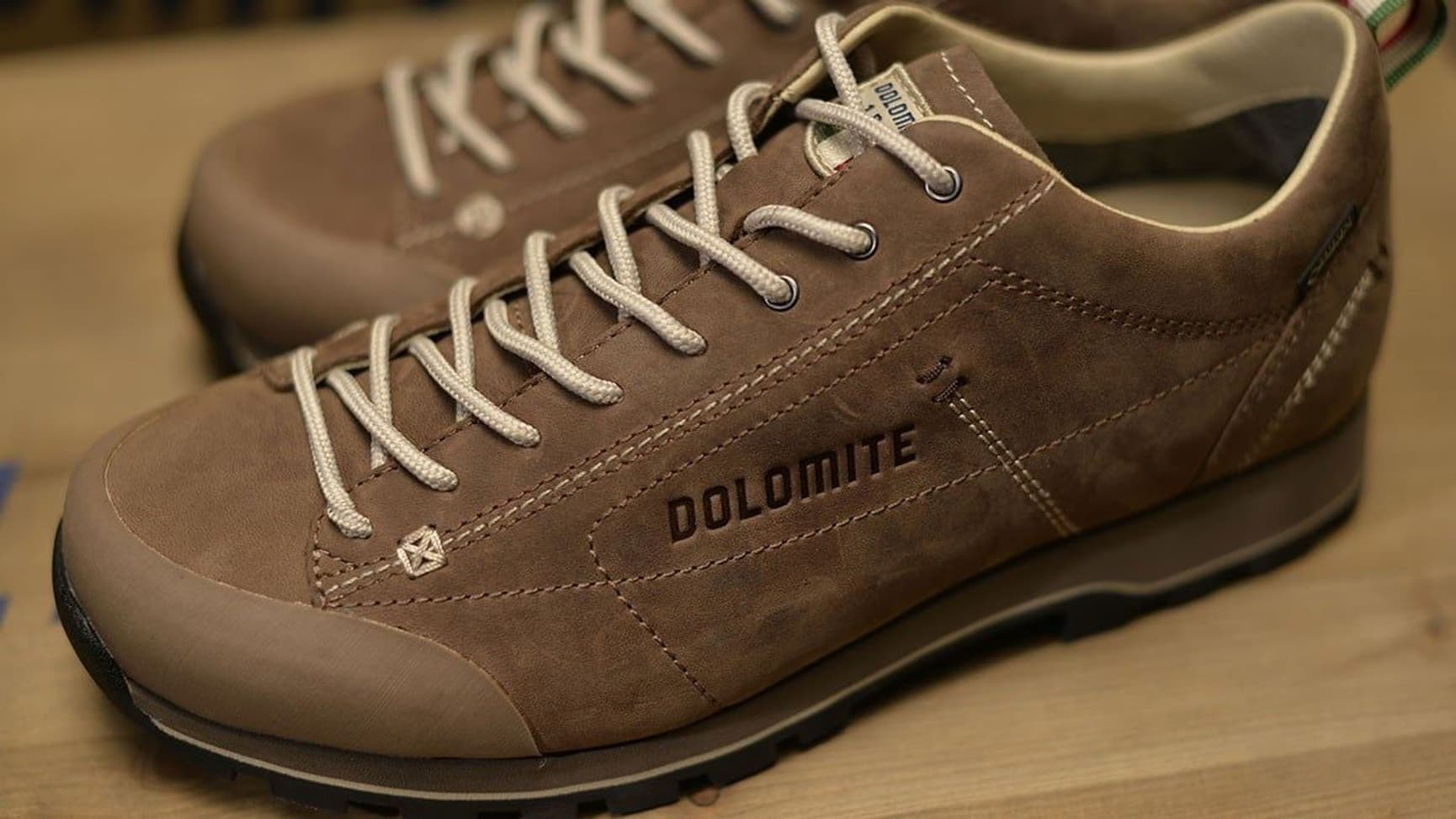 54 Low FG GTX Dark Brown, view: 1