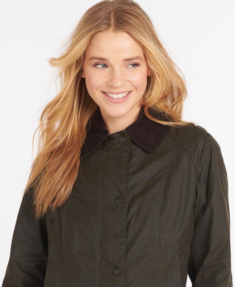 W's Classic Beadnell Wax Jacket Olive, view: 2