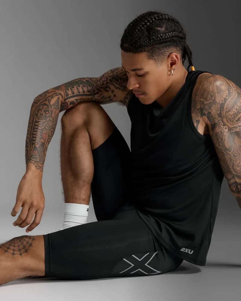 Aero Mesh Compression Shorts M´s Black / Silver Reflective, view: 3