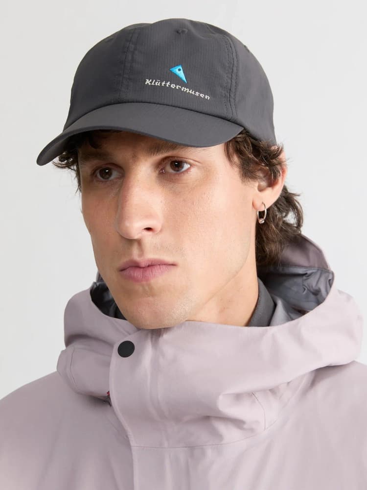Rym Cap Raven, view: 1