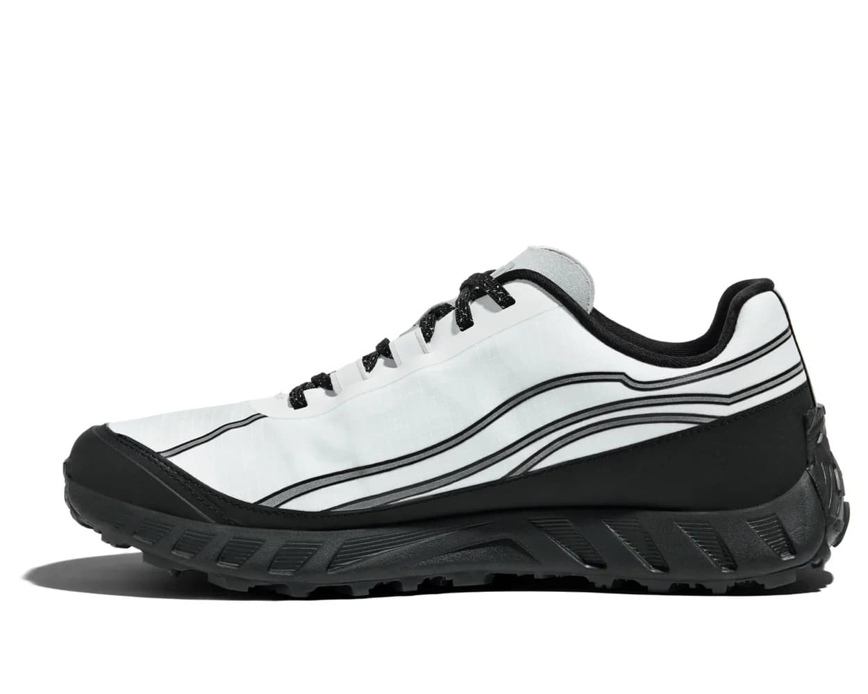 N 002W Alpine White, view: 2