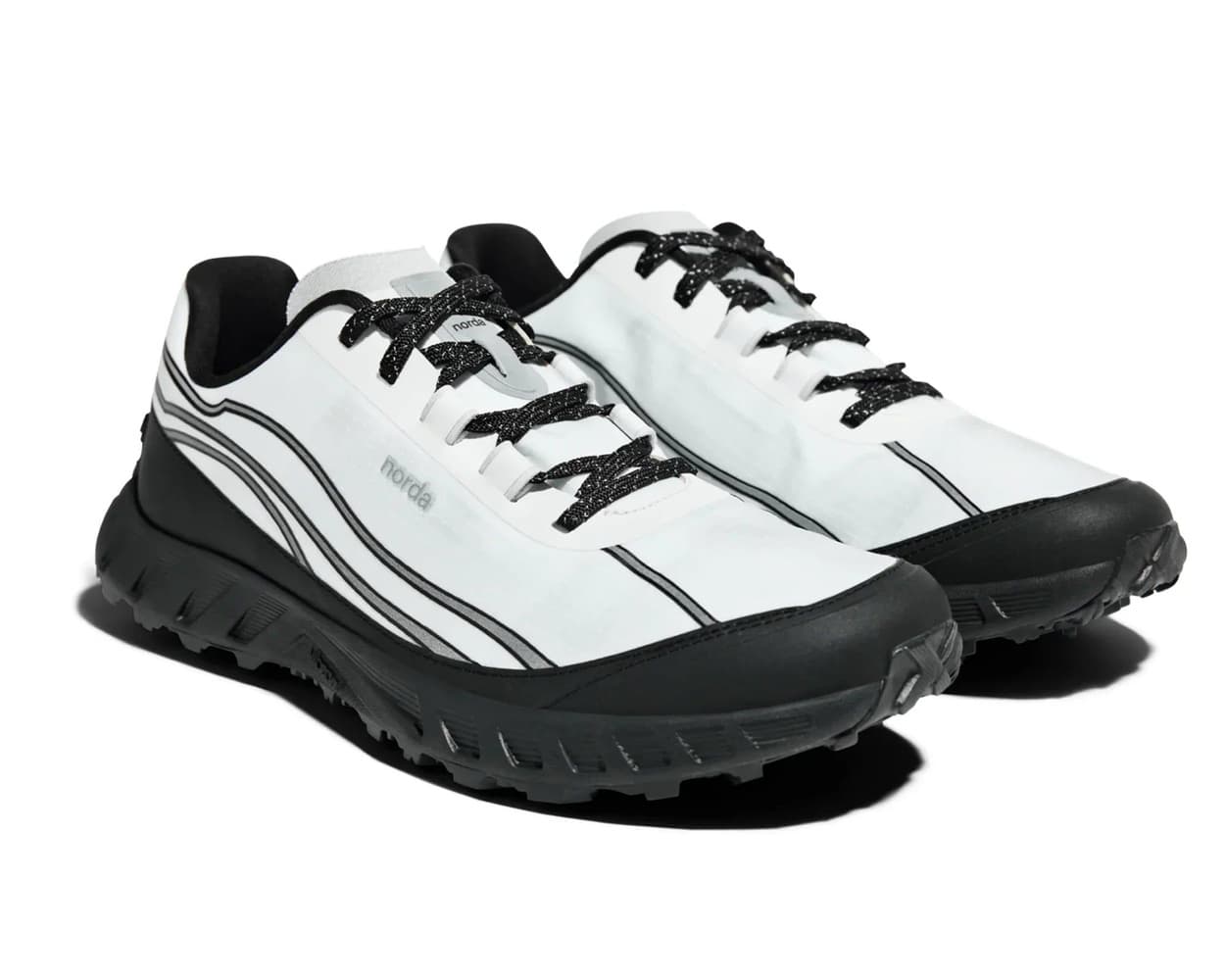 N 002W Alpine White, view: 1
