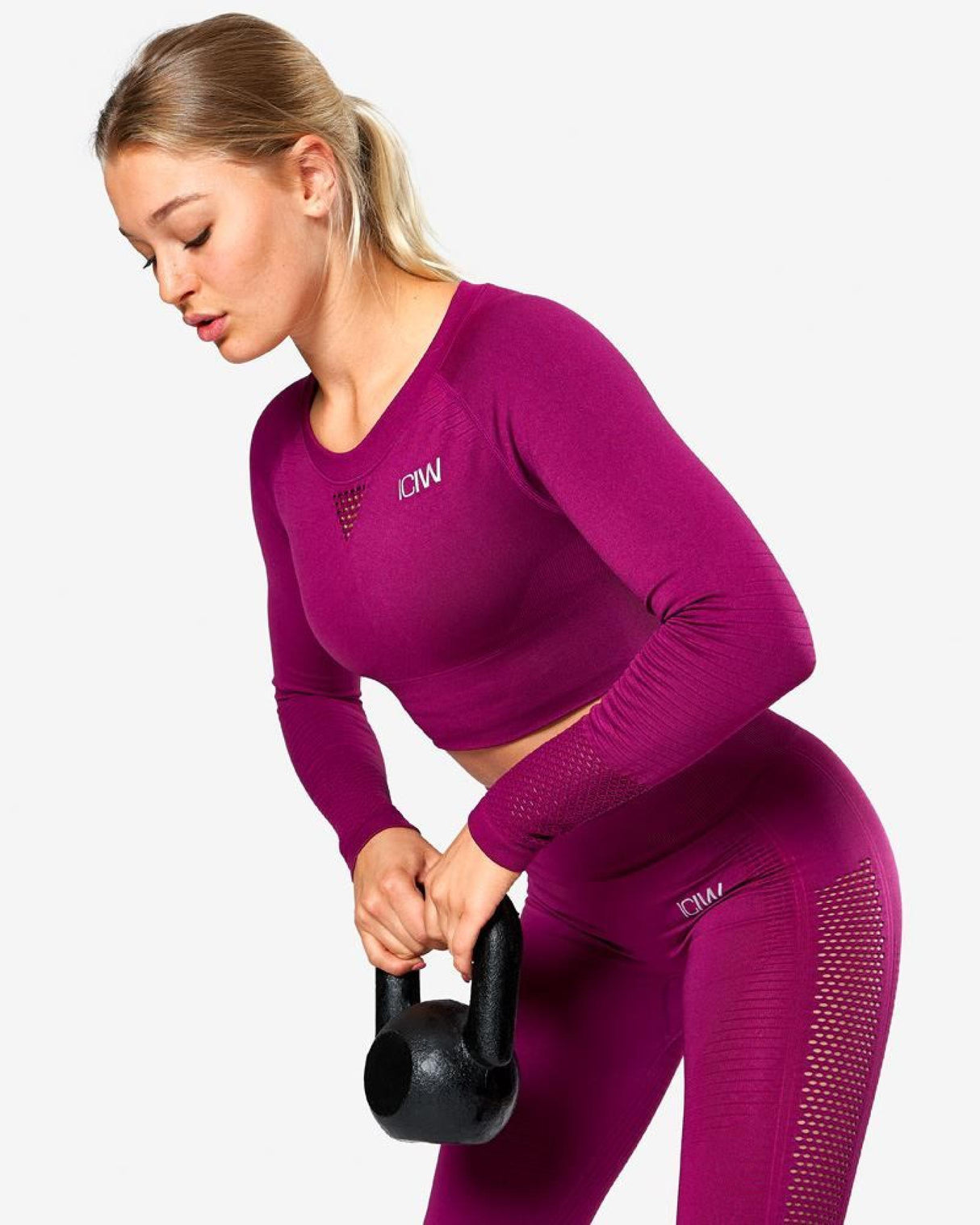 Dynamic Seamless Long Sleeve Crop Top Mulberry